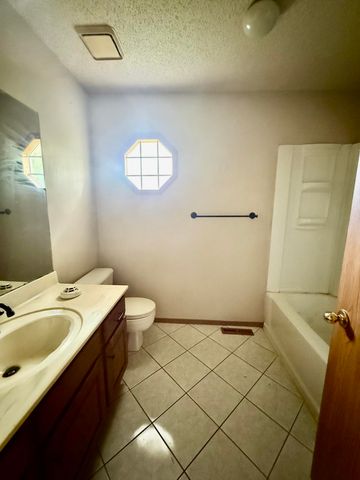2955 W Knob Hill Street, Springfield, MO 65810