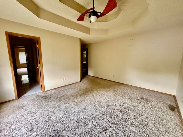 2955 W Knob Hill Street, Springfield, MO 65810