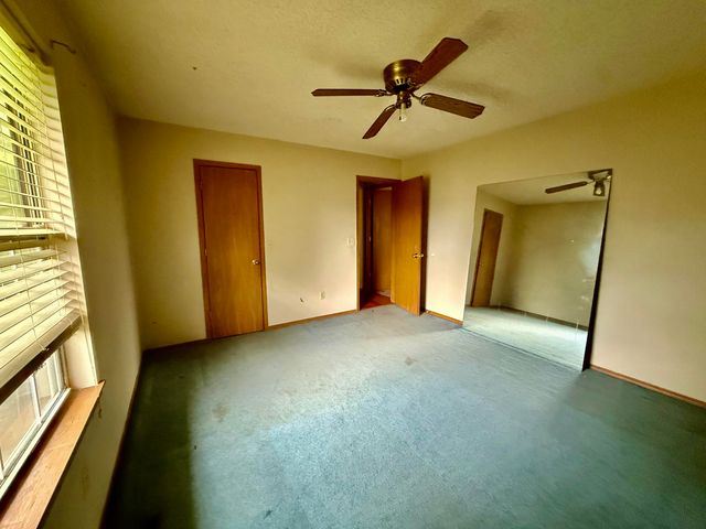 2955 W Knob Hill Street, Springfield, MO 65810