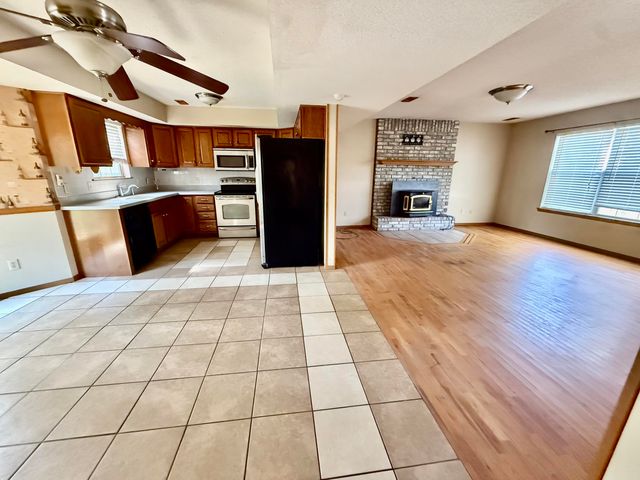 2955 W Knob Hill Street, Springfield, MO 65810