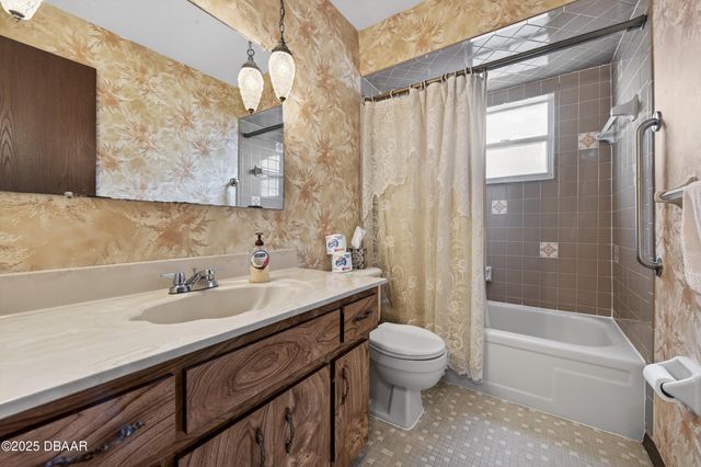 1086 Kingswood Way, Port Orange, FL 32129