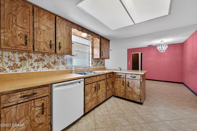 1086 Kingswood Way, Port Orange, FL 32129