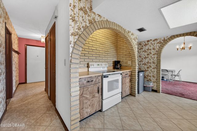 1086 Kingswood Way, Port Orange, FL 32129