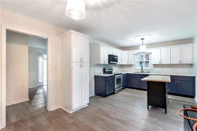 167 Bridgewood SE Drive, Conyers, GA 30094