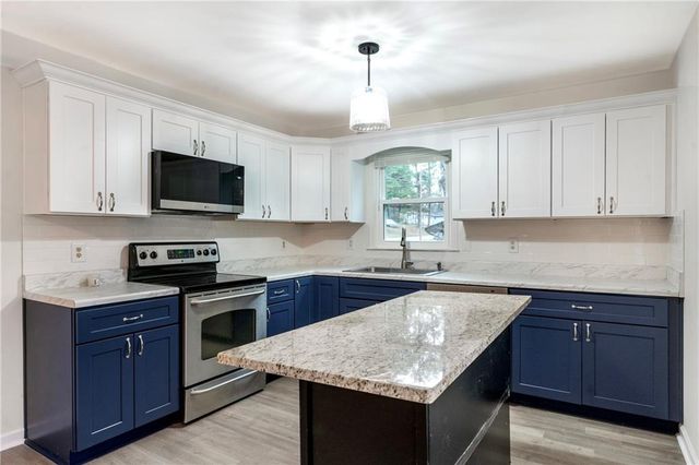 167 Bridgewood SE Drive, Conyers, GA 30094