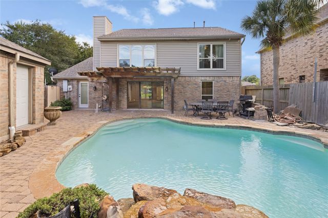 4134 Lakepointe Forest Drive, Seabrook, TX 77586