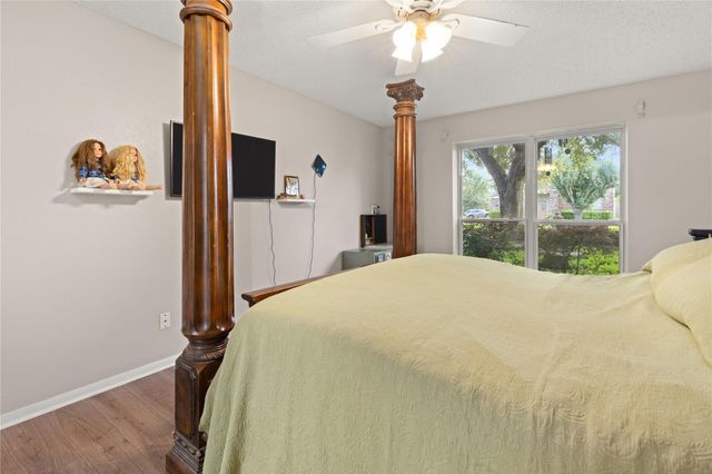 4134 Lakepointe Forest Drive, Seabrook, TX 77586
