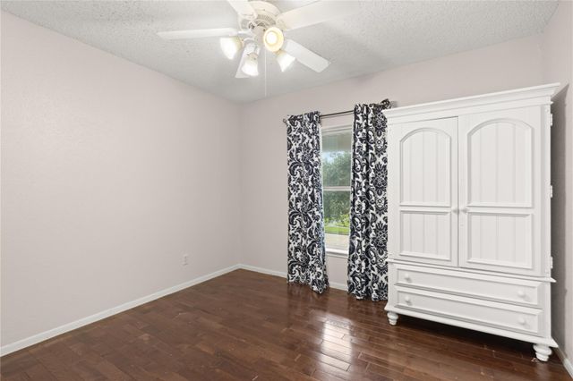4134 Lakepointe Forest Drive, Seabrook, TX 77586