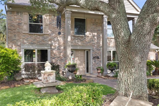 4134 Lakepointe Forest Drive, Seabrook, TX 77586