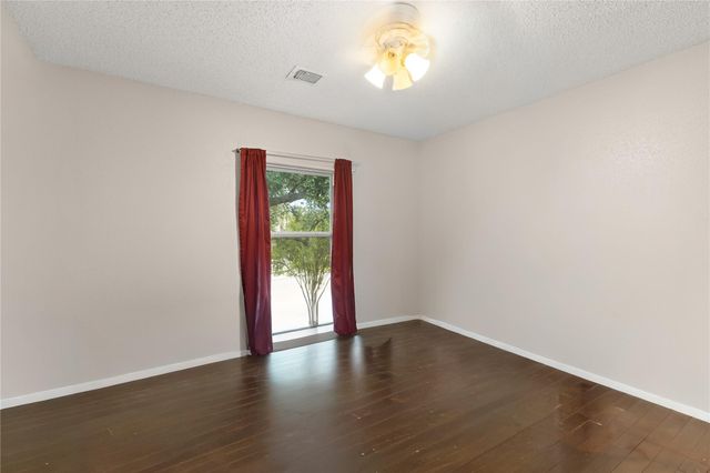 4134 Lakepointe Forest Drive, Seabrook, TX 77586