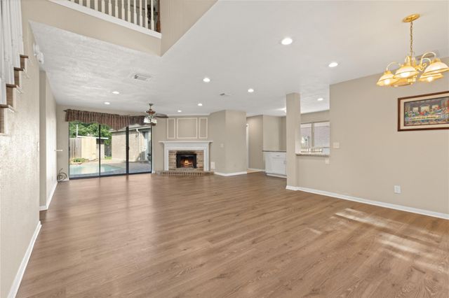 4134 Lakepointe Forest Drive, Seabrook, TX 77586