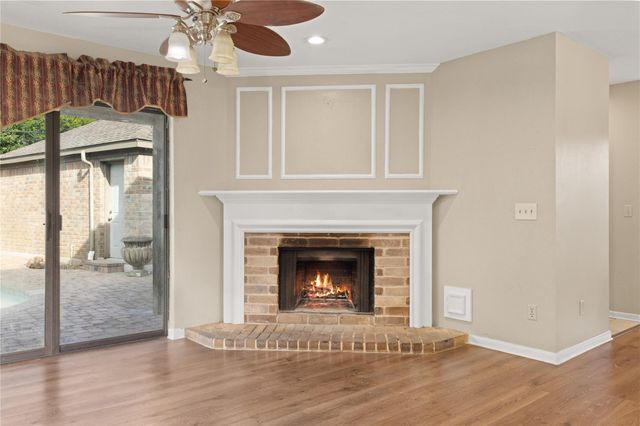 4134 Lakepointe Forest Drive, Seabrook, TX 77586