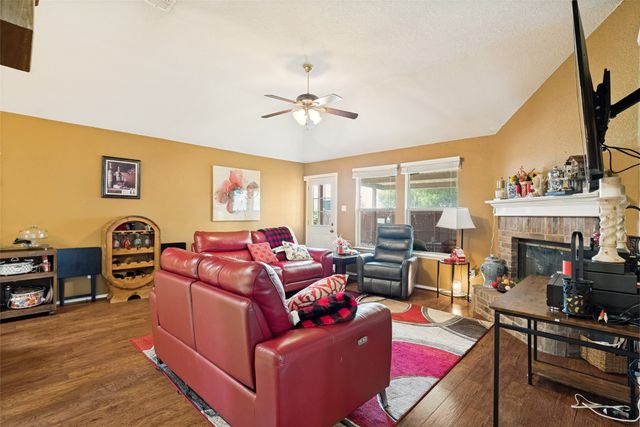 1005 Darren Drive, Burleson, TX 76028