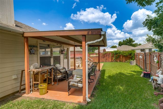1005 Darren Drive, Burleson, TX 76028