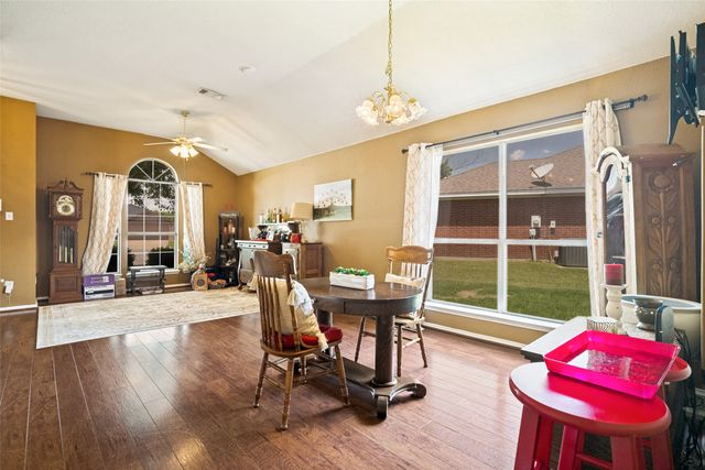 1005 Darren Drive, Burleson, TX 76028