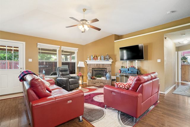 1005 Darren Drive, Burleson, TX 76028