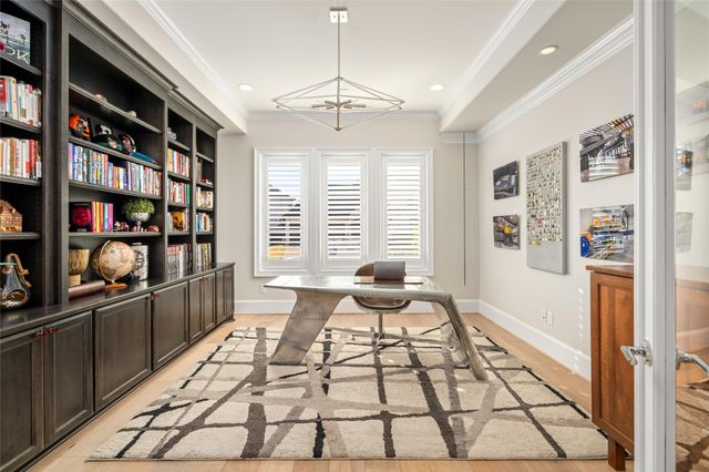 64 S Parkgate Circle, The Woodlands, TX 77381