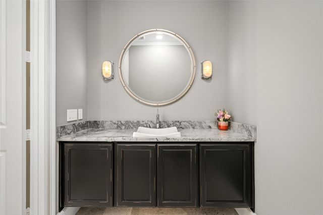 64 S Parkgate Circle, The Woodlands, TX 77381