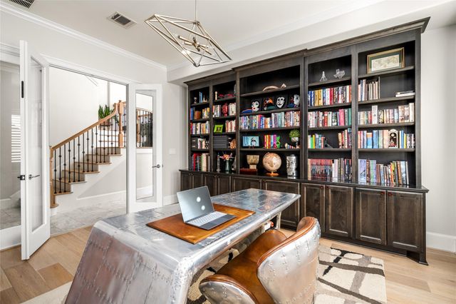 64 S Parkgate Circle, The Woodlands, TX 77381