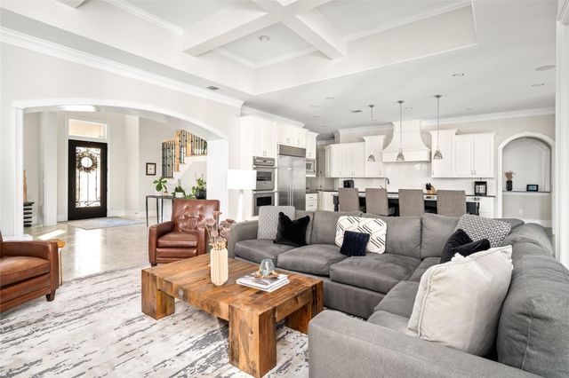 64 S Parkgate Circle, The Woodlands, TX 77381