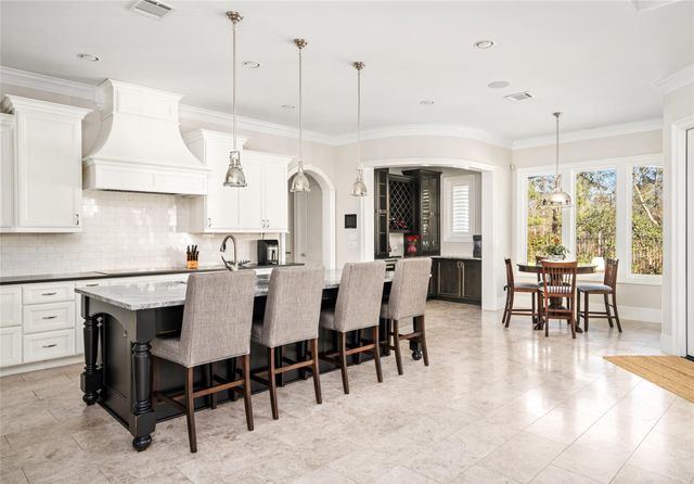 64 S Parkgate Circle, The Woodlands, TX 77381