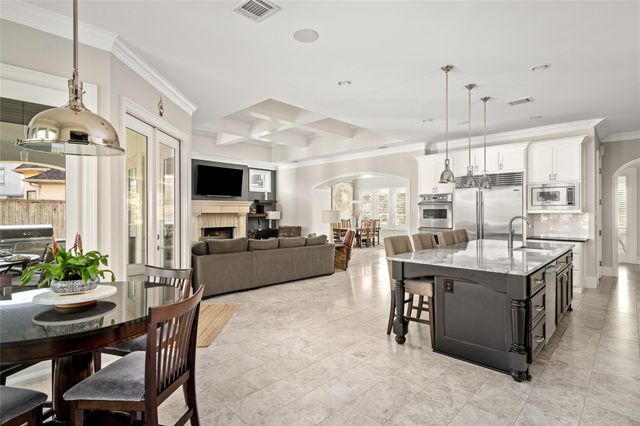 64 S Parkgate Circle, The Woodlands, TX 77381