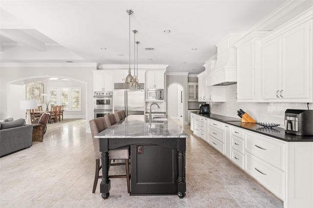 64 S Parkgate Circle, The Woodlands, TX 77381