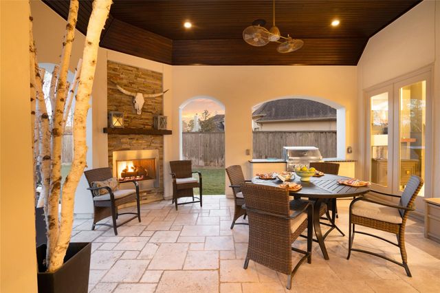 64 S Parkgate Circle, The Woodlands, TX 77381