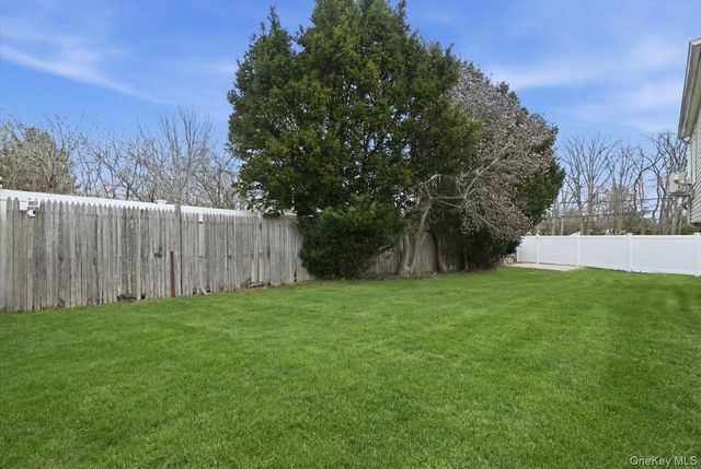 292 Concord Street, Dix Hills, NY 11746