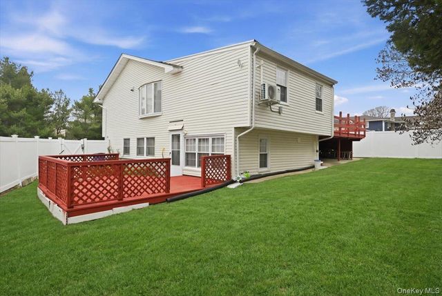 292 Concord Street, Dix Hills, NY 11746