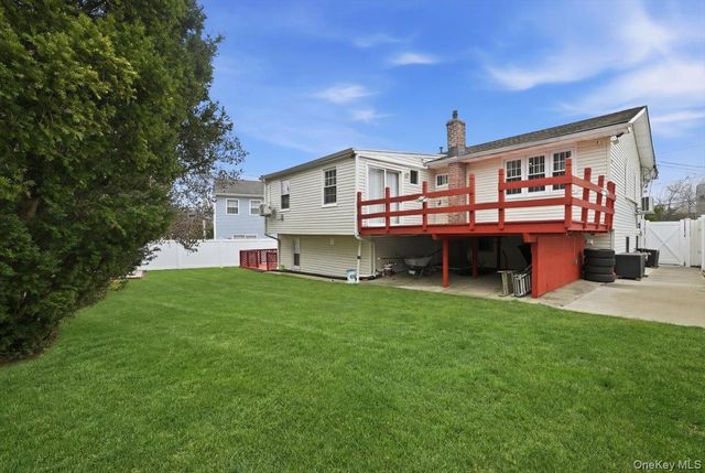 292 Concord Street, Dix Hills, NY 11746