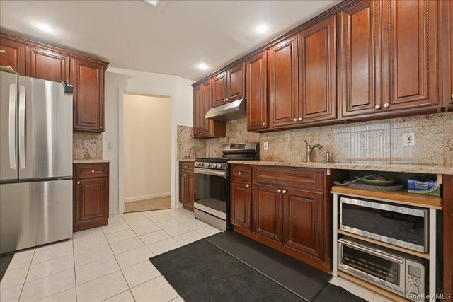 292 Concord Street, Dix Hills, NY 11746