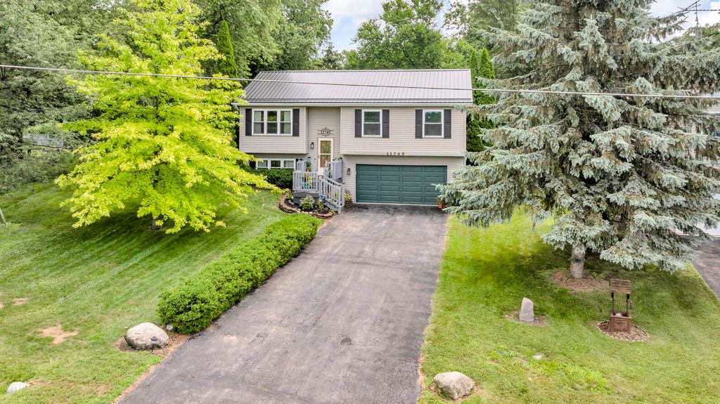 11745 N Waldron Road, Jerome, MI 49249