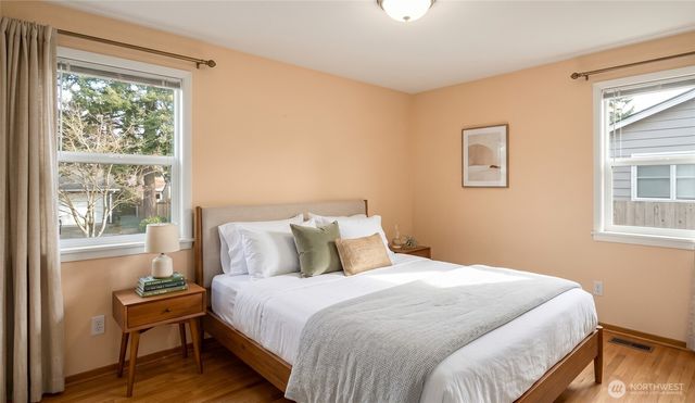 739 N 165th Street, Shoreline, WA 98133