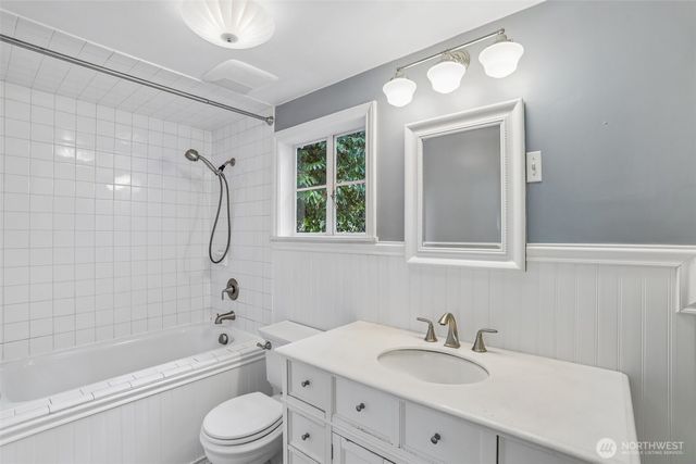 739 N 165th Street, Shoreline, WA 98133