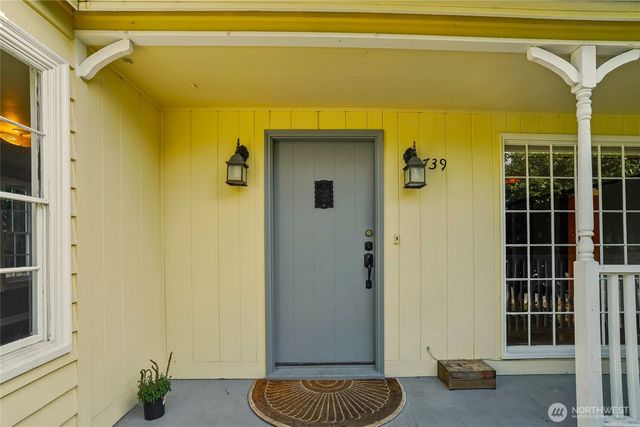 739 N 165th Street, Shoreline, WA 98133