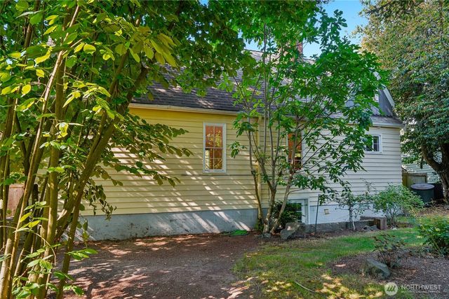 739 N 165th Street, Shoreline, WA 98133
