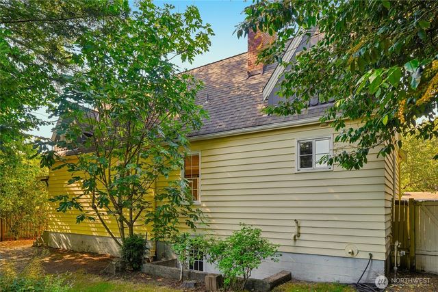 739 N 165th Street, Shoreline, WA 98133