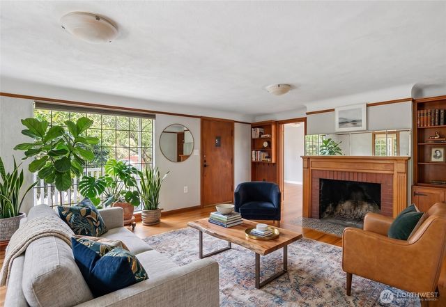 739 N 165th Street, Shoreline, WA 98133