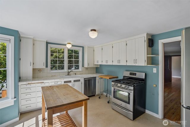 739 N 165th Street, Shoreline, WA 98133