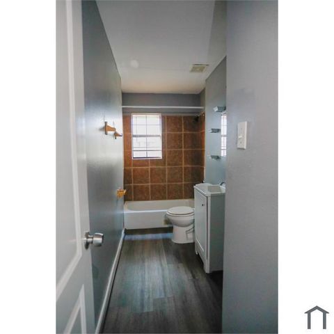 3232 Berry Street, Houston, TX 77004