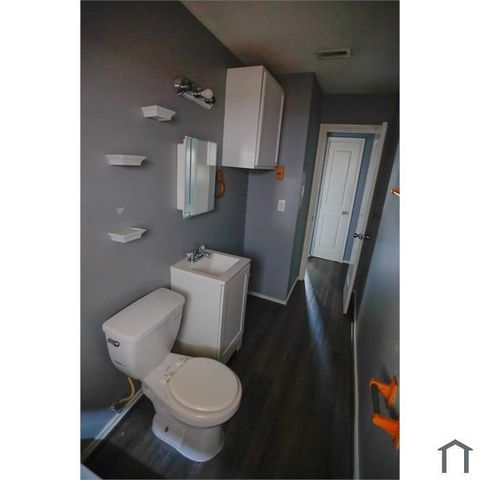 3232 Berry Street, Houston, TX 77004