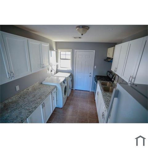 3232 Berry Street, Houston, TX 77004