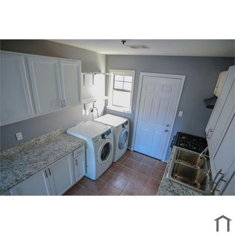 3232 Berry Street, Houston, TX 77004