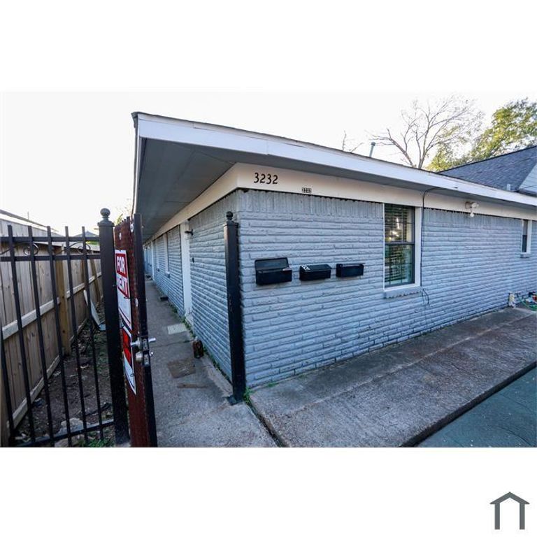 3232 Berry Street, Houston, TX 77004