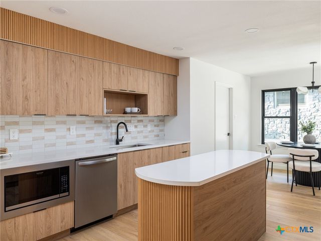 11103 Oak Knoll Drive, Austin, TX 78759