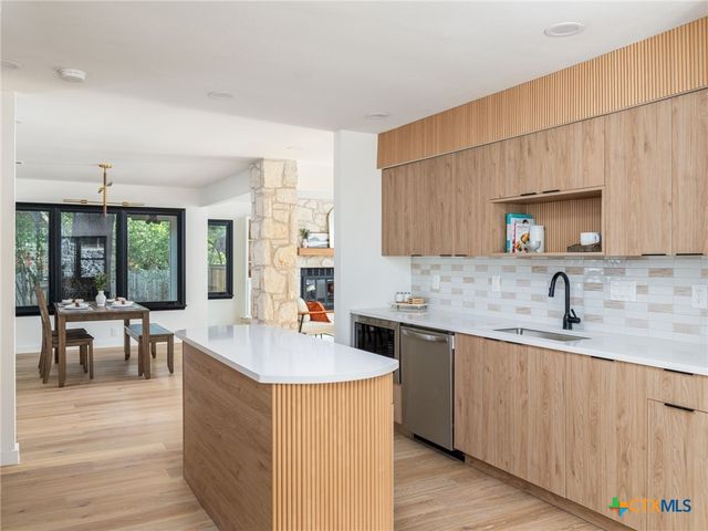 11103 Oak Knoll Drive, Austin, TX 78759