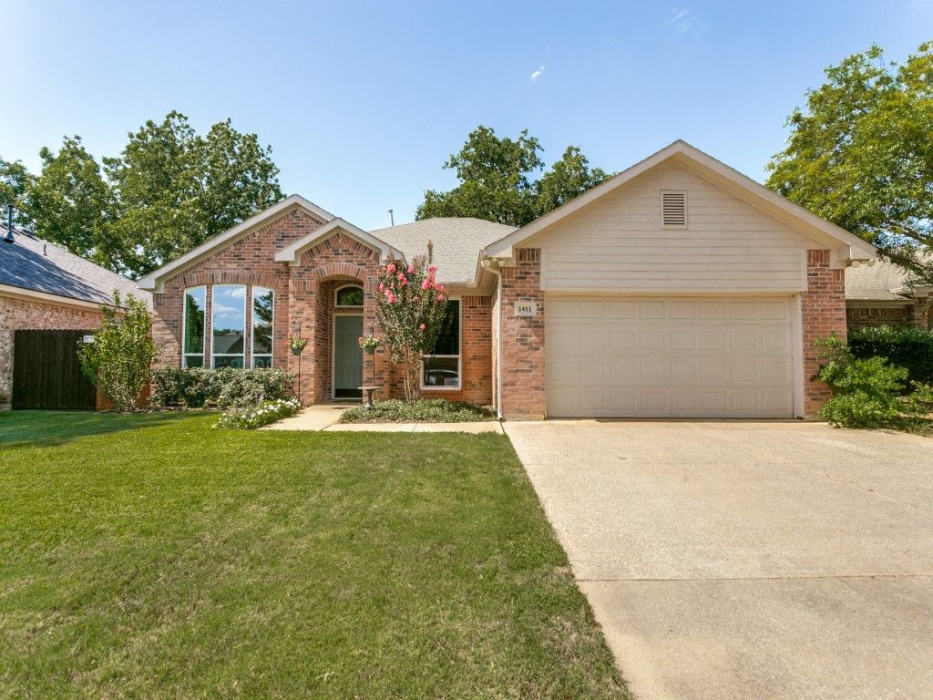 1411 Park Palisades Drive, Corinth, TX 76210
