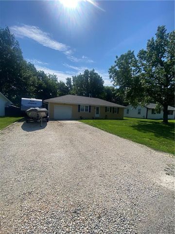 305 Renee Lane, Garden City, MO 64747