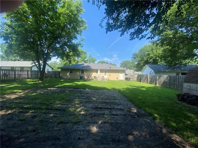 305 Renee Lane, Garden City, MO 64747